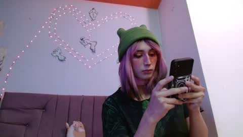 reiv_femboy online show from July 16, 2026, 3:45 am