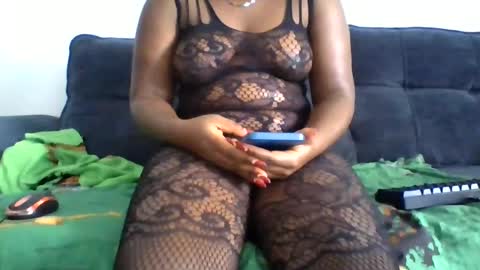 Remmy luna online show from June 17, 2026, 11:45 am