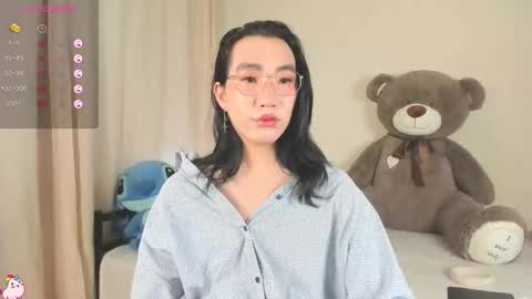 Snapshot of ren_yoonn chatting on October 1, 2025, 6:41 am Ren online show from October 1, 2025, 6:41 am