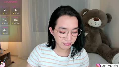 Snapshot of ren_yoonn chatting on June 16, 2026, 4:37 am Ren online show from June 16, 2026, 4:37 am