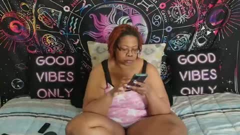 Snapshot of renaecumsalot chatting on July 24, 2026, 7:01 pm RenaeCumsAlot online show from July 24, 2026, 7:01 pm