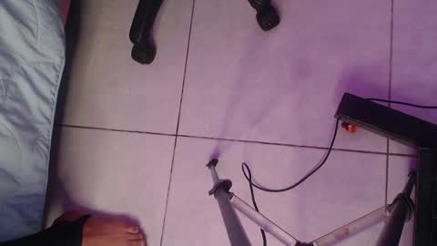 RENATA VALENTINA online show from April 18, 2026, 11:03 am