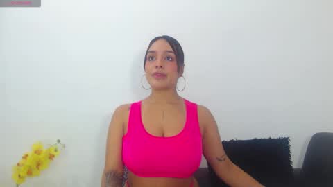 renatabrownn28 online show from May 28, 2026, 4:32 am