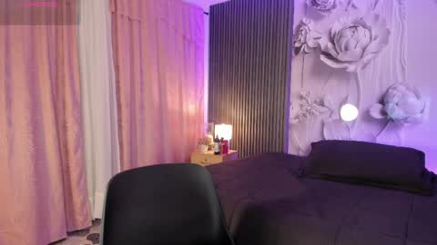 Renata online show from April 23, 2026, 4:35 am