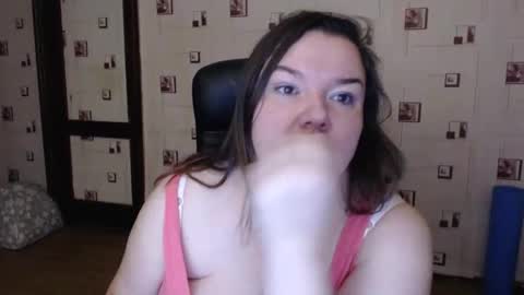 renataoia online show from December 8, 2024, 3:02 pm