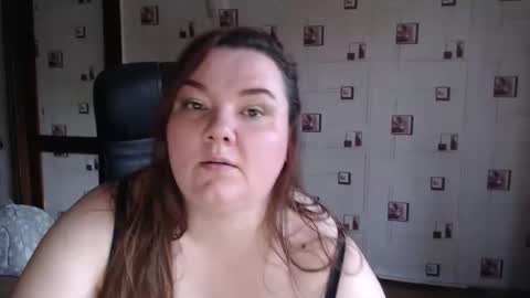 renataoia online show from December 3, 2025, 12:14 pm