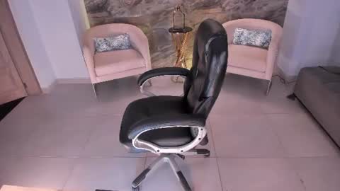 Renata Reyes online show from July 27, 2026, 11:56 pm