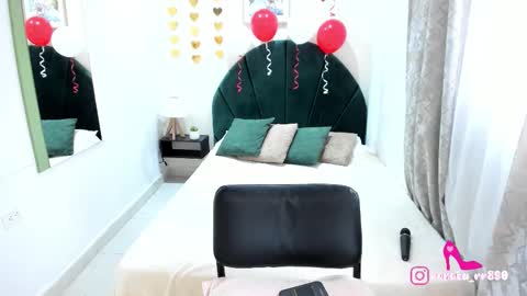 Snapshot of renataruiz_rr chatting on February 14, 2026, 12:13 pm online show from February 14, 2026, 12:13 pm