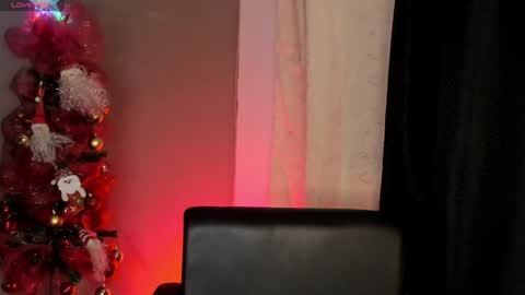 renatawilsom online show from December 12, 2024, 1:43 am