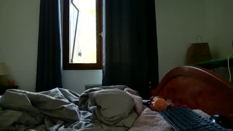 Renatta online show from September 18, 2025, 8:27 am