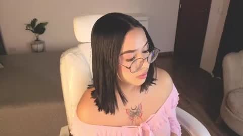 renaxi_smith online show from July 24, 2026, 7:45 pm