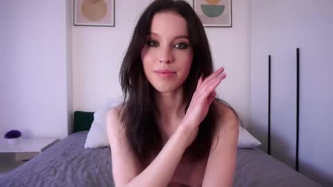 Naomi online show from April 12, 2026, 1:49 pm