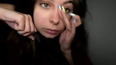 renee_loah online show from September 19, 2025, 10:32 pm