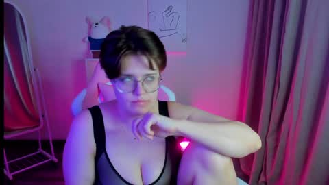 renee_turner online show from January 14, 2025, 2:11 pm
