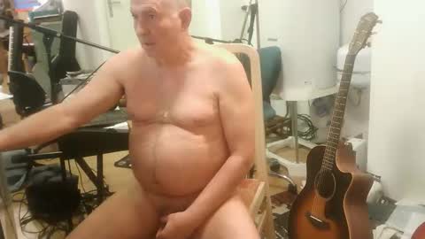 Snapshot of renefr chatting on October 26, 2025, 11:53 pm renefr online show from October 26, 2025, 11:53 pm