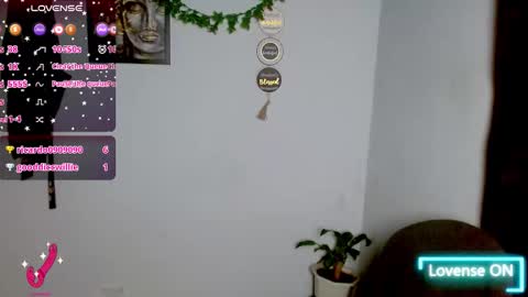 Snapshot of renne155269 chatting on November 10, 2025, 9:36 pm renne155269 online show from November 10, 2025, 9:36 pm