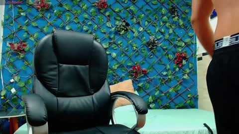 R E N E  online show from February 23, 2025, 5:56 am