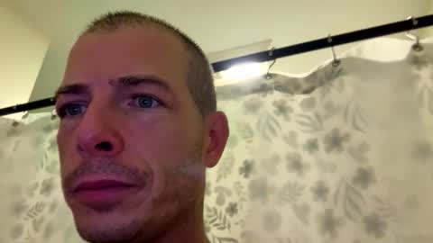 Snapshot of reno_rodrick chatting on March 31, 2026, 9:43 am reno_rodrick online show from March 31, 2026, 9:43 am