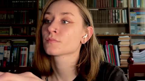 Snapshot of retromarie chatting on April 1, 2026, 1:41 pm Rie online show from April 1, 2026, 1:41 pm