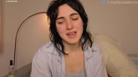 Ewiwi online show from November 19, 2025, 5:35 pm