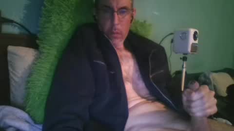 Snapshot of reyes_albert2006 chatting on December 9, 2024, 8:44 am reyes_albert2006 online show from December 9, 2024, 8:44 am