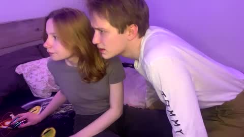 Snapshot of reynasweet_ chatting on May 5, 2026, 7:33 pm Lola online show from May 5, 2026, 7:33 pm