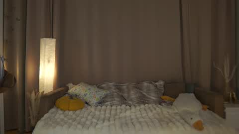 Snapshot of rhebageigel chatting on March 27, 2026, 6:18 pm Nanami online show from March 27, 2026, 6:18 pm