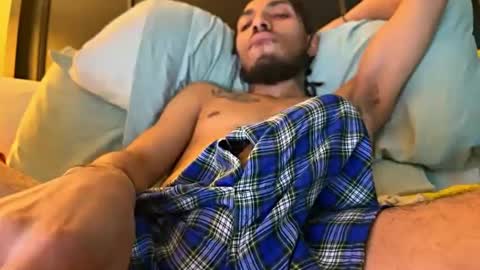 Snapshot of riahrockhard chatting on January 15, 2025, 9:02 am Riah online show from January 15, 2025, 9:02 am