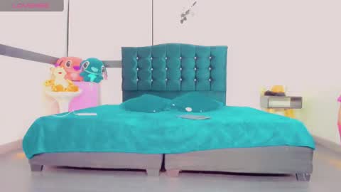 Snapshot of riannagarcia_ chatting on March 7, 2025, 1:42 am Rianna Garcia online show from March 7, 2025, 1:42 am