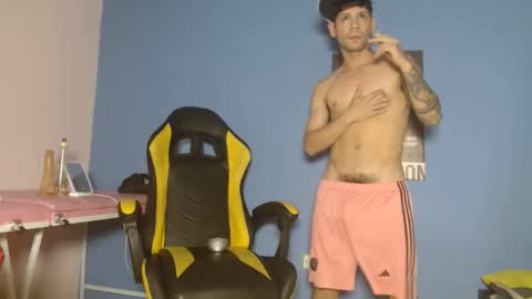 ricardo_big_cock online show from April 3, 2026, 10:19 pm