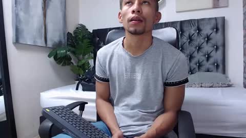 richar_voller online show from December 31, 2024, 11:20 am