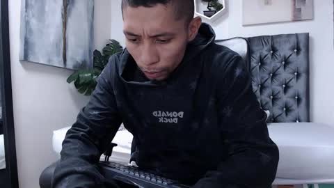 richar_voller online show from January 3, 2025, 11:25 am