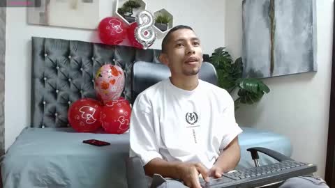 richar_voller online show from February 19, 2025, 11:17 am