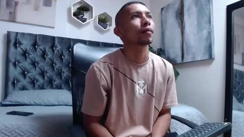 richar_voller online show from October 19, 2025, 1:01 pm