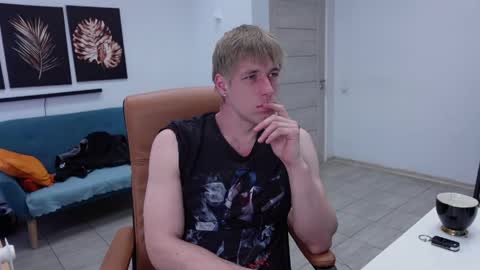 RICHARD HARDS online show from May 21, 2026, 12:01 pm