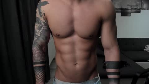 Snapshot of richarddarell chatting on January 15, 2025, 8:51 am RichardDarell online show from January 15, 2025, 8:51 am