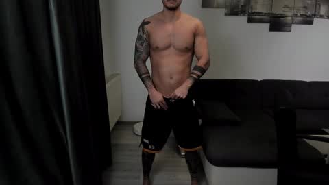 Snapshot of richarddarell chatting on November 6, 2025, 5:30 am RichardDarell online show from November 6, 2025, 5:30 am