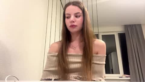 Lana online show from July 21, 2026, 8:55 pm