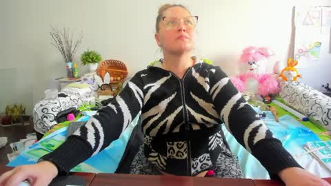 Anna - not anna - right Anna  online show from April 9, 2026, 11:15 am