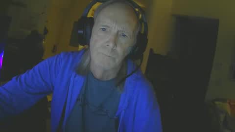 Snapshot of rickl56 chatting on November 17, 2025, 9:42 pm rickl56 online show from November 17, 2025, 9:42 pm