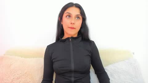 riley_tin online show from February 16, 2025, 7:38 pm