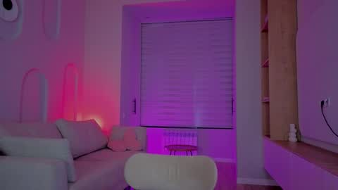 rileymee online show from October 10, 2025, 12:37 pm