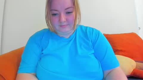 rina16 online show from November 25, 2025, 7:19 am