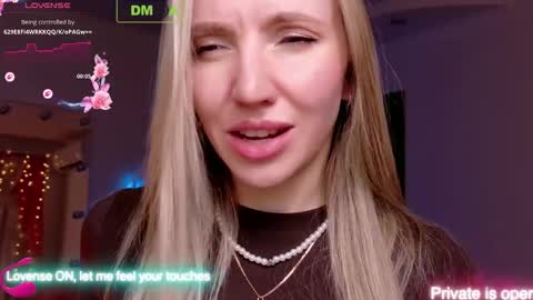 Snapshot of rina_asty chatting on November 29, 2025, 6:55 pm Rina Asty online show from November 29, 2025, 6:55 pm