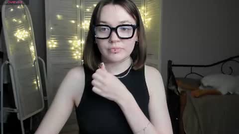 Rina online show from June 14, 2026, 6:32 pm