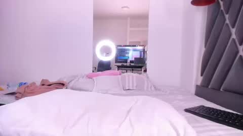 Ririblonde online show from September 24, 2025, 3:59 pm