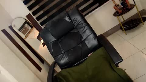 riri online show from February 26, 2025, 9:05 pm