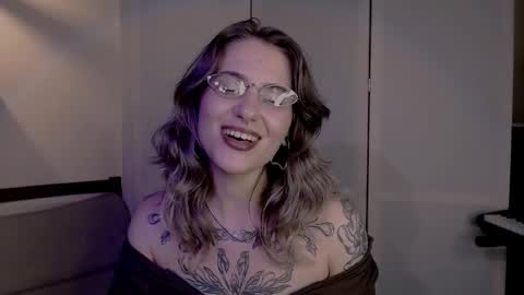 risha_laass online show from December 5, 2024, 7:17 pm