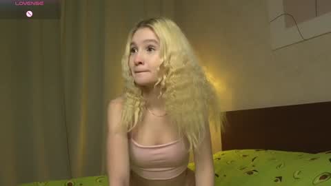 Snapshot of risingdawnn chatting on January 30, 2025, 11:24 pm Flora online show from January 30, 2025, 11:24 pm