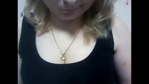 Snapshot of riveramaureen chatting on December 28, 2024, 4:09 pm RiveraMaureen online show from December 28, 2024, 4:09 pm